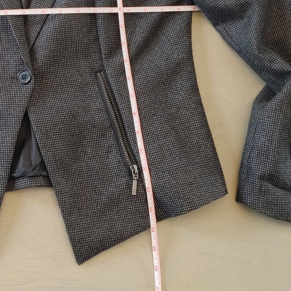 Blazer - Picture 2 of 5